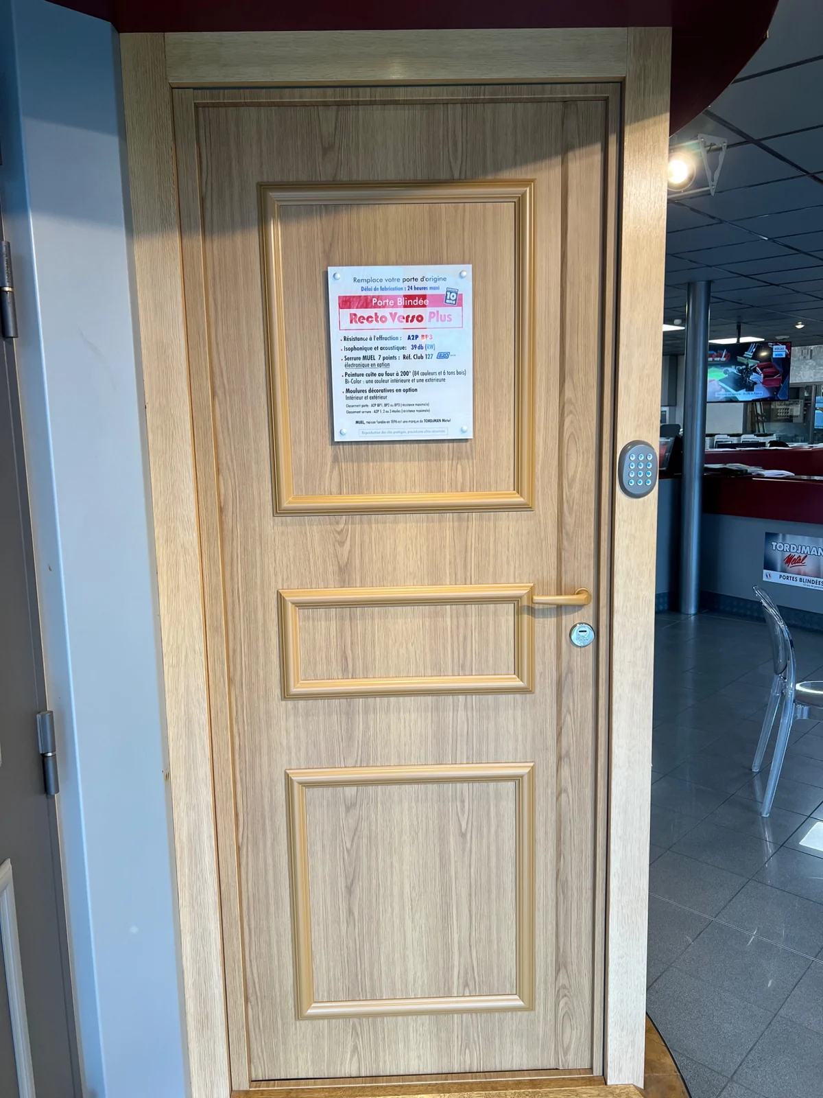 Porte blindée finition bois dans le 78