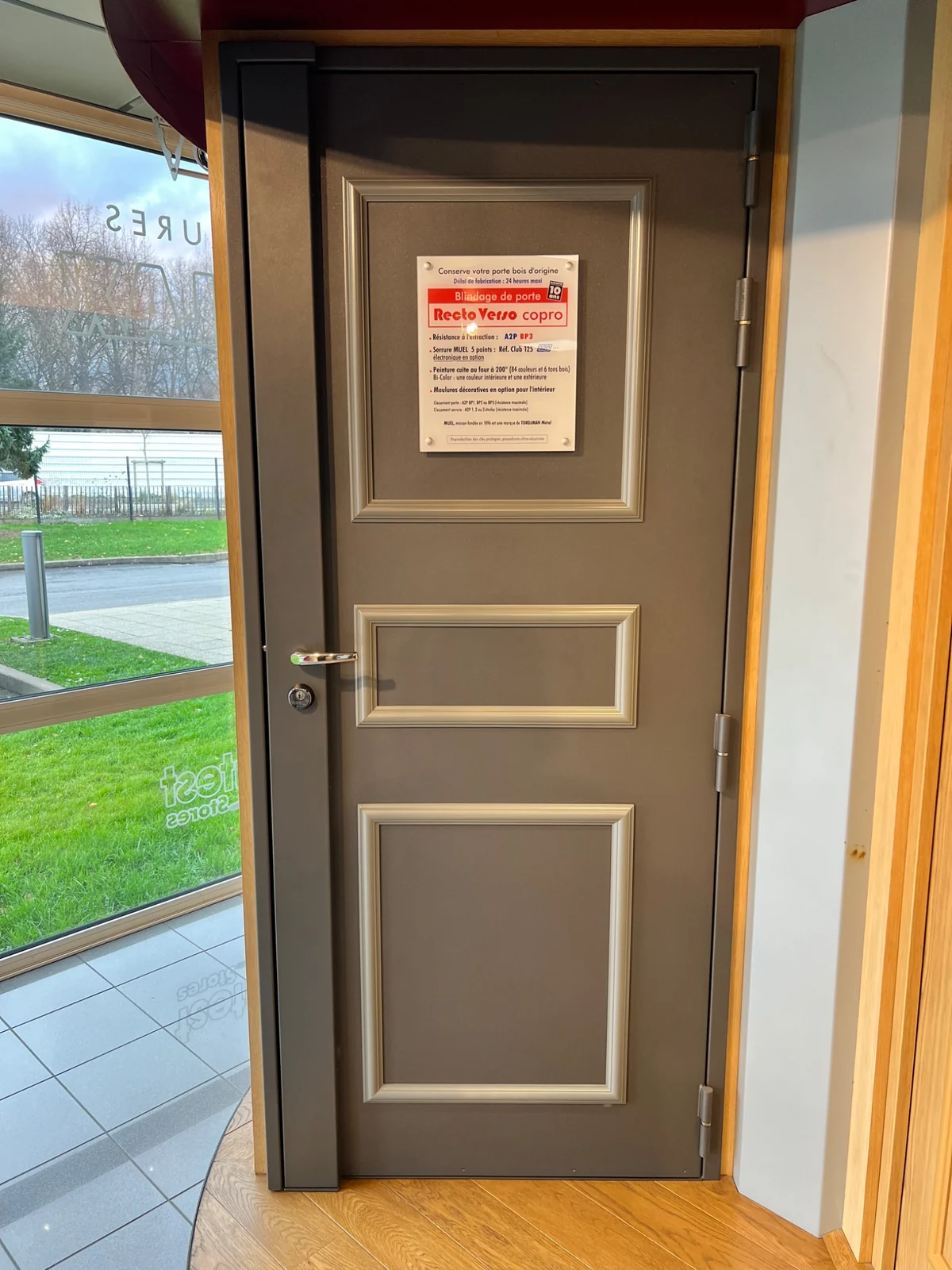Porte blindée présentée par Serrurier 78 dans les Yvelines